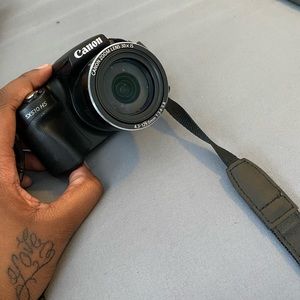 Canon camera M50 (rarely used ) ‼️